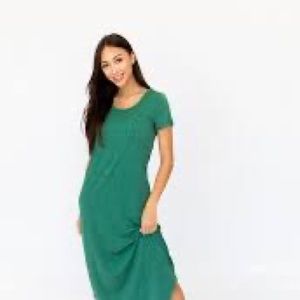 Dress size XL STRIPED/ Green color  Ribbed Curved Hem Midi Dress new wit…